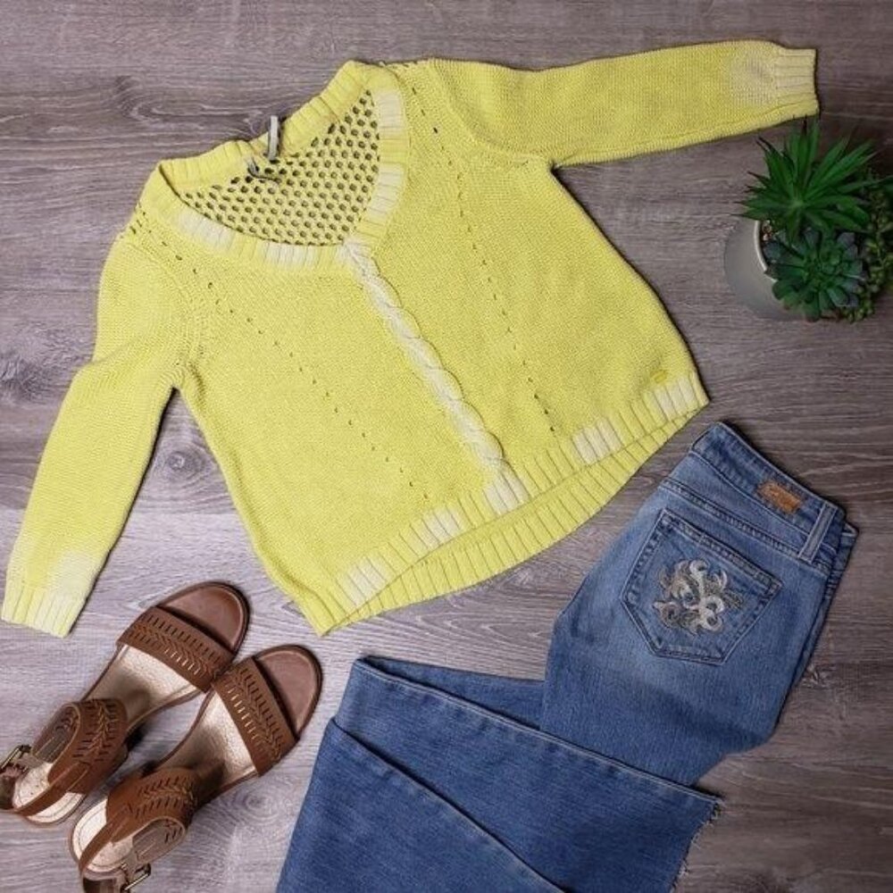 Guess Women's Yellow cable knit 3/4 sleeve lemon peel Knit Sweater size M